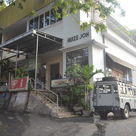Huize Jon Hostel มะลัง ภายนอก รูปภาพ